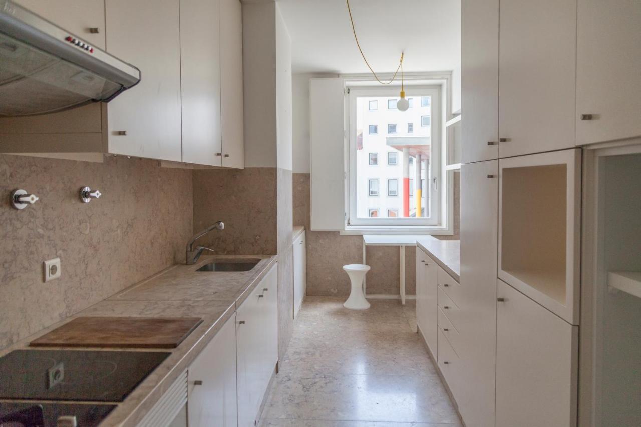 Classy 2Bdr Apartment In Downtown By Lovelystay Lisbon Exterior photo